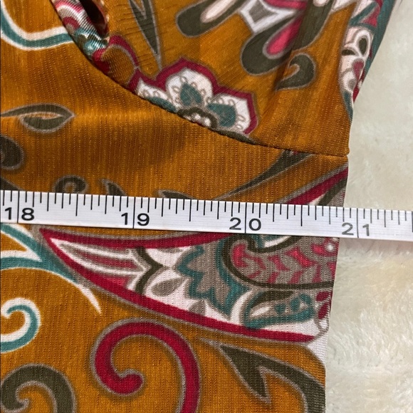 Paisley Grace Paisley Print Tunic Top - Picture 7 of 10